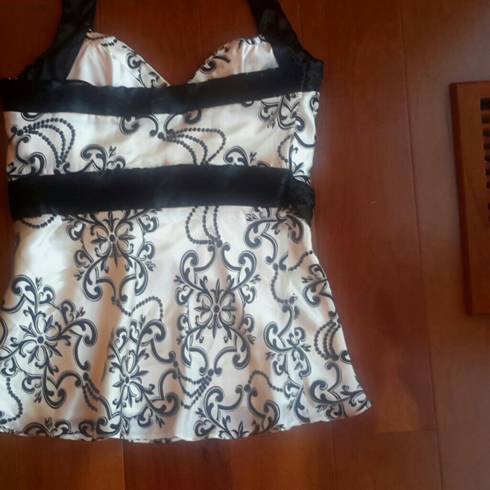 NWT White House Black Market Silk Halter Top, 6 - Picture 3 of 4