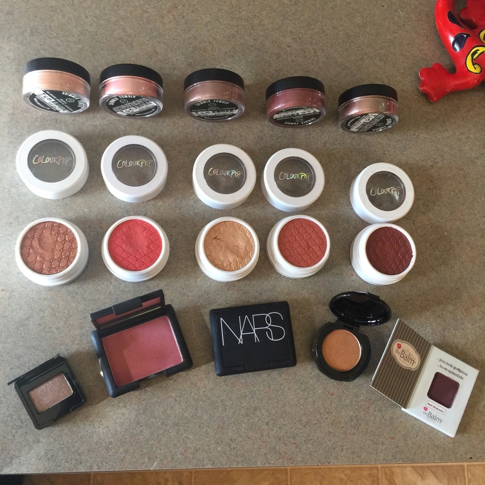 Eyeshadow singles and blush set