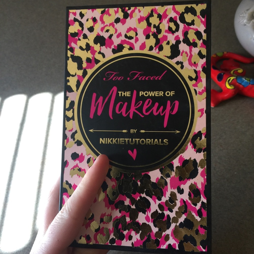 Too faced power of makeup palette