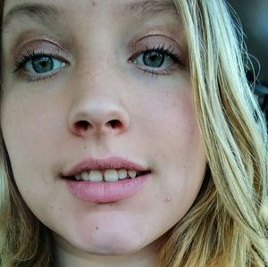 Meet your Posher, Hailey