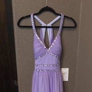 Somebody buy this prom dress! 🔮💜