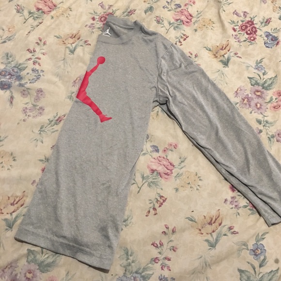 SOLD!!! Boys Gray Jordan Long Sleeve Dri Fit Shirt - Picture 4 of 7