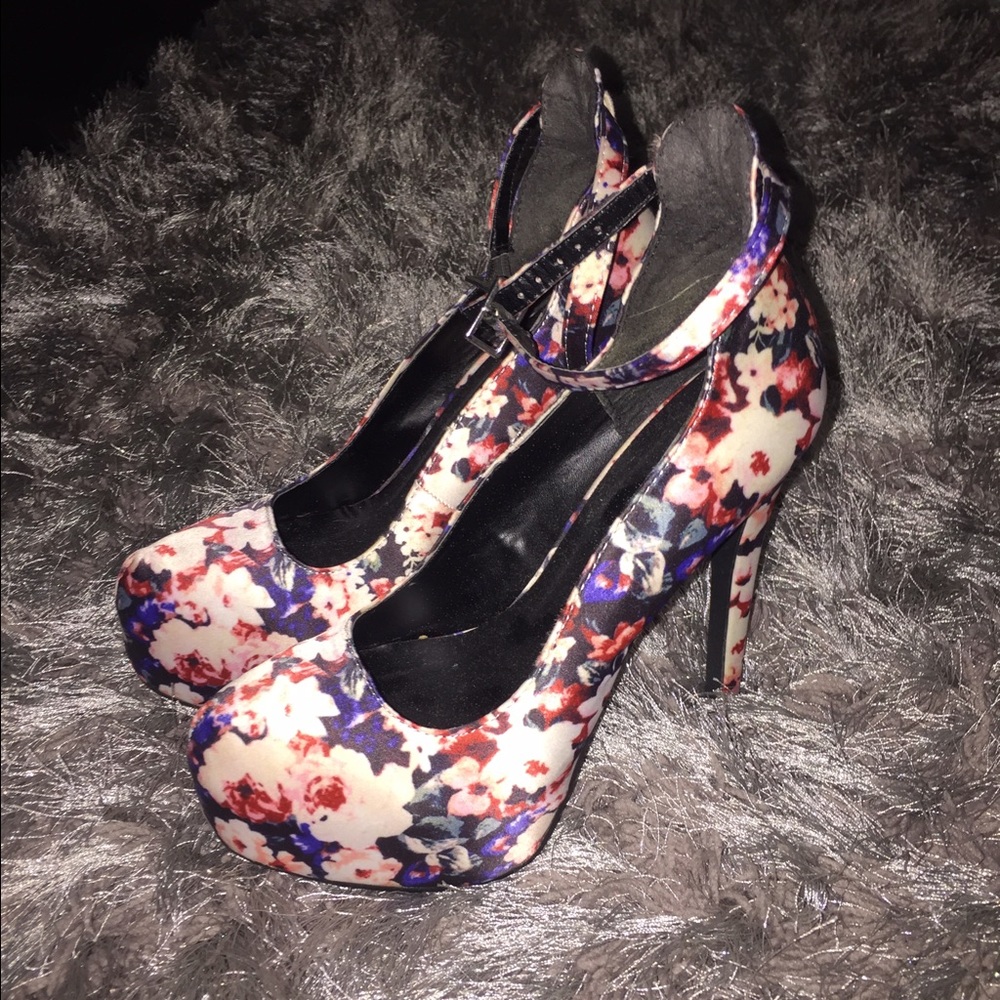 Flower Platforms Sz 6