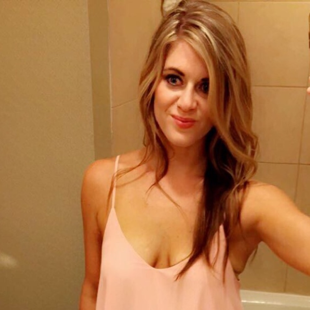 Meet your Posher, Alexis