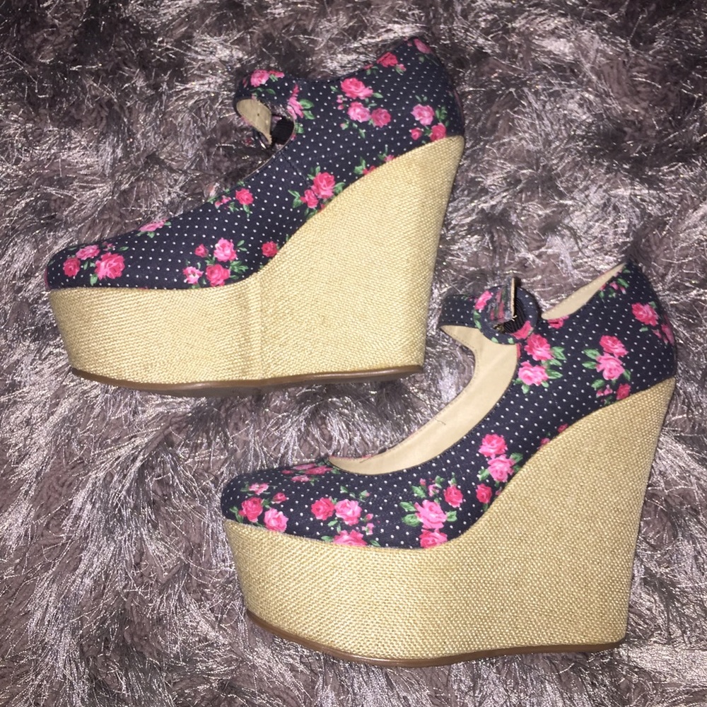 Flower Wedges