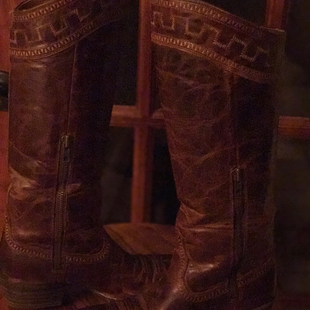 Ariat cowboy boots 7.5 cognac color