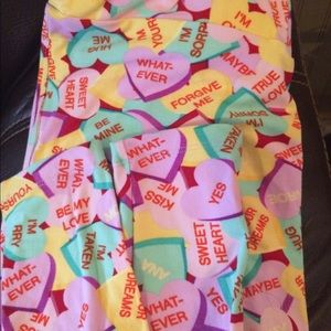 Lularoe valentines leggings TC