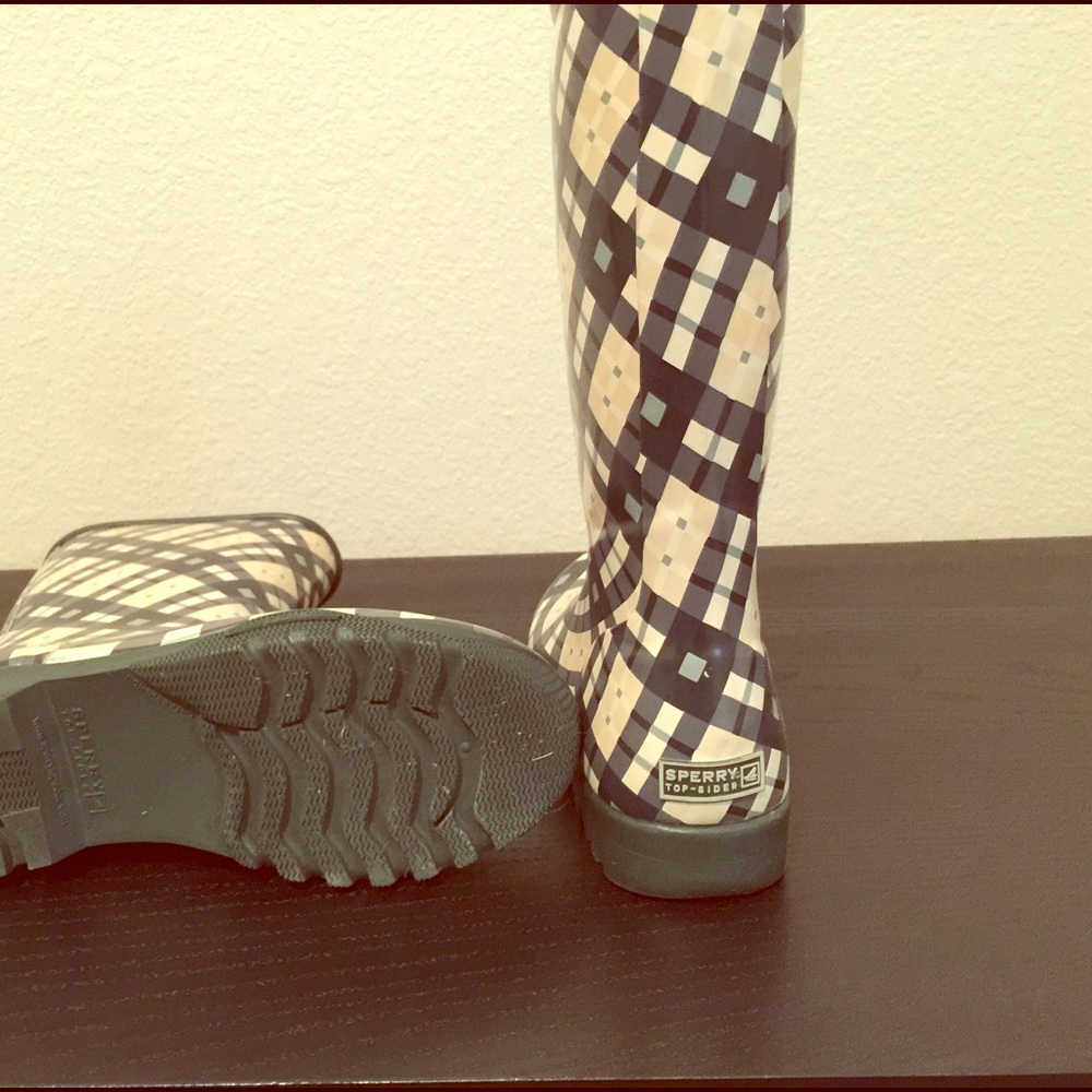 Sperry rain boots!