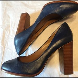 Banana Republic Leather Dress Shoes.  Size 8.