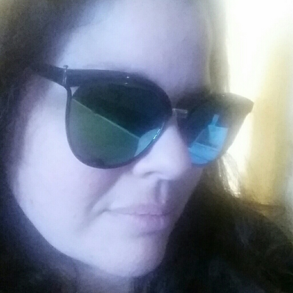Mirrored Cat Eye Sunglasses - Picture 5 of 5