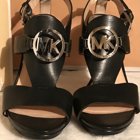 🌀Michael Kors Charm Platform Sandal - Picture 2 of 8