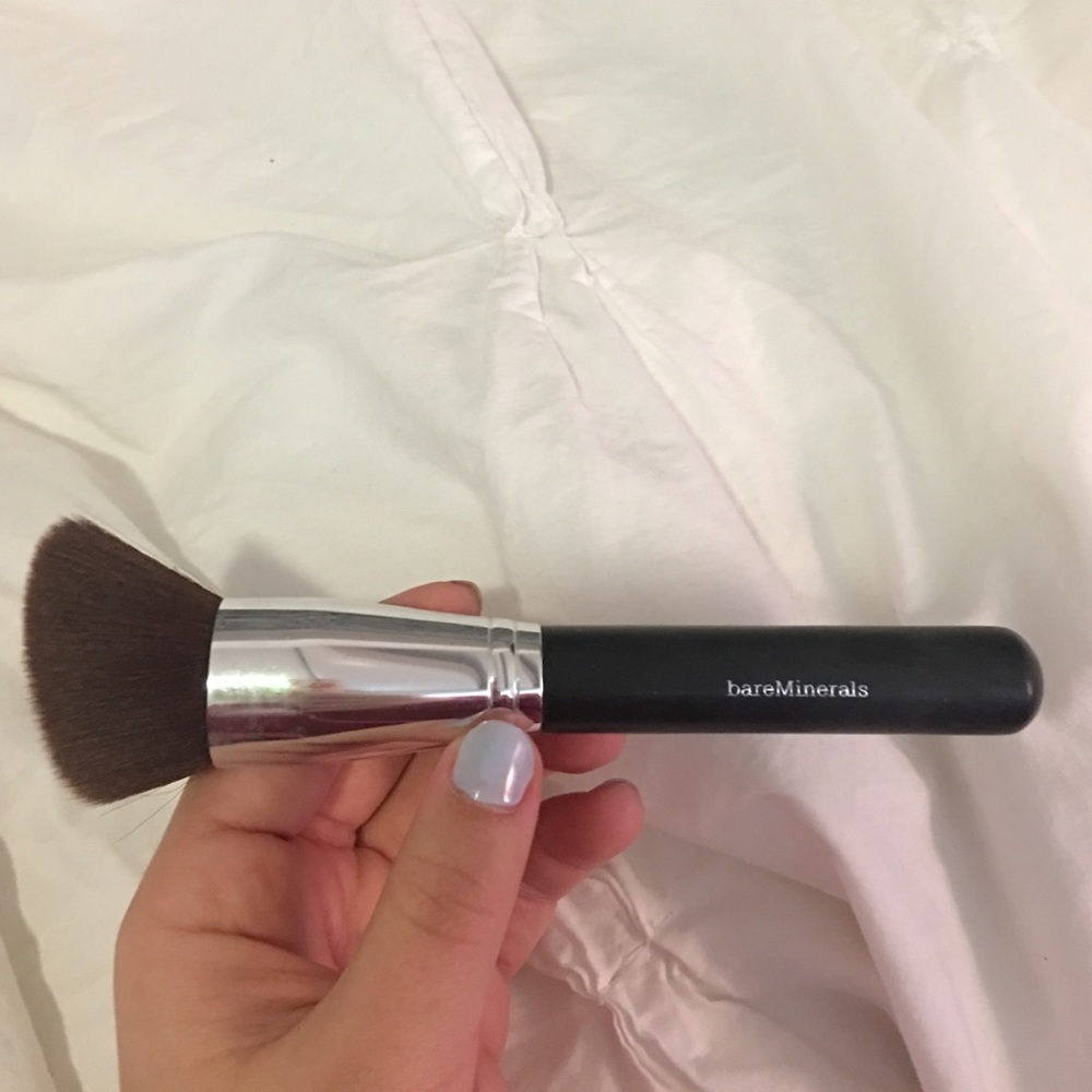 Bare minerals brush