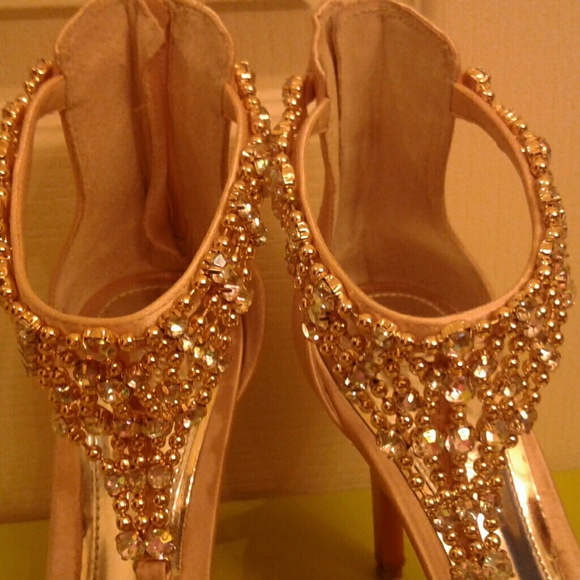 Shoes - Picture 3 of 6