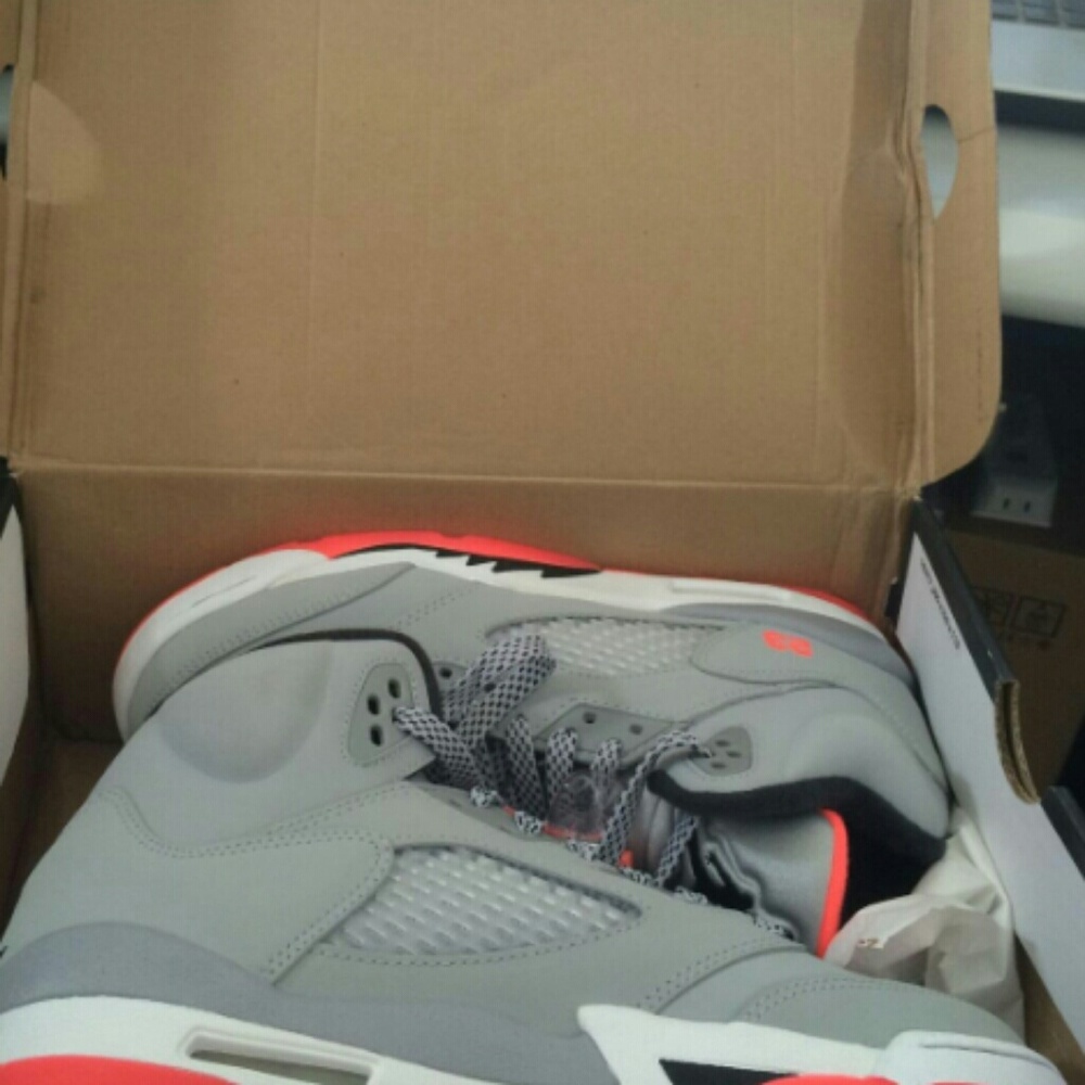 Jordan 5 retro grade school size 6 grade school