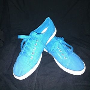Blue tennis shoes, ellemenno size 8
