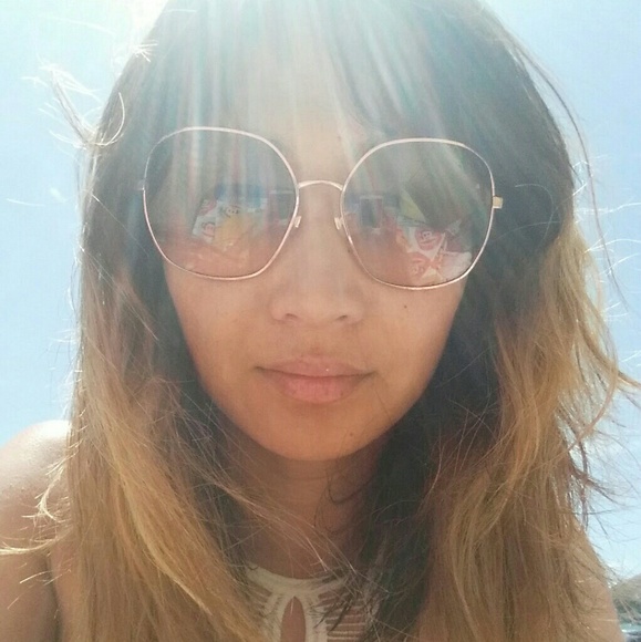 Meet your Posher, Ivy - Picture 1 of 1