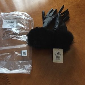 Sold sold NWT UGG black leather and fur gloves