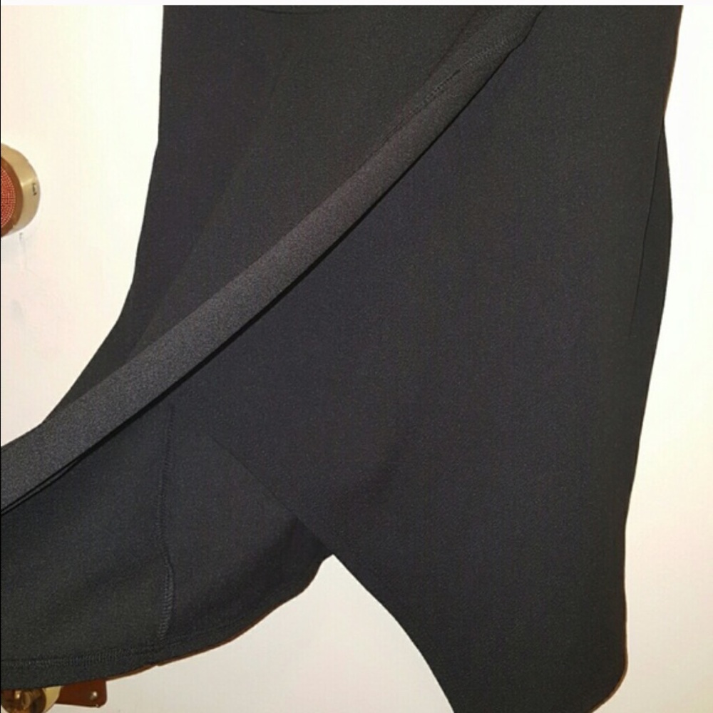 Dress. Never worn - Picture 3 of 4