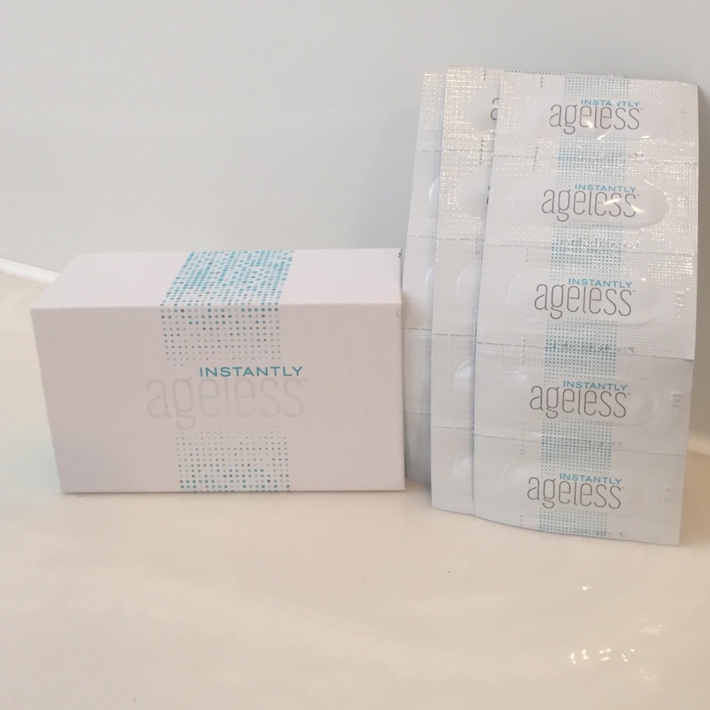15 New unopened Instantly Ageless sachets