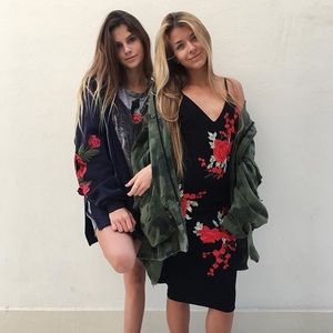 Rose aplique bodycon midi dress