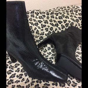 Stuart  Weitzman Lizard Skin Textured Boots. 9B