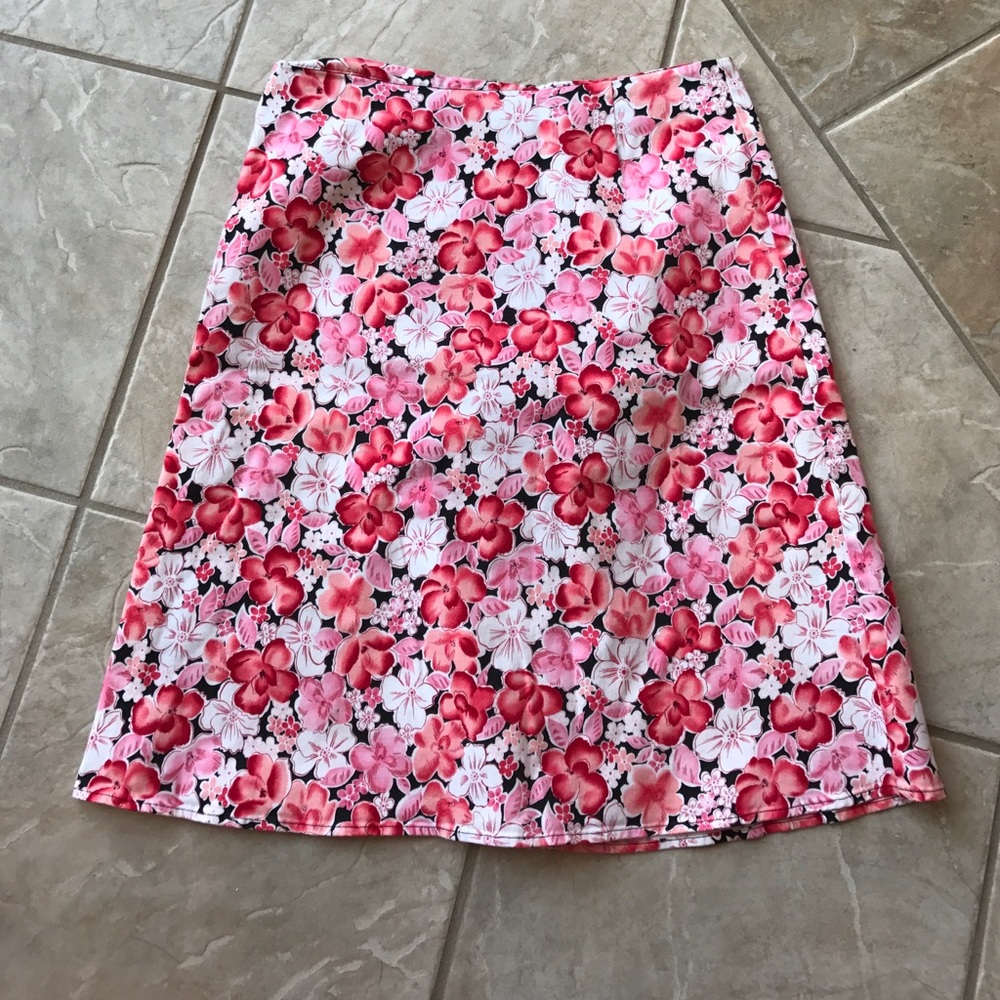Notions flowered skirt sz M