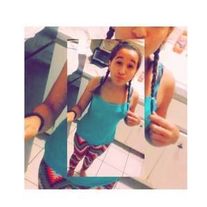 Meet your Posher, Stephanie