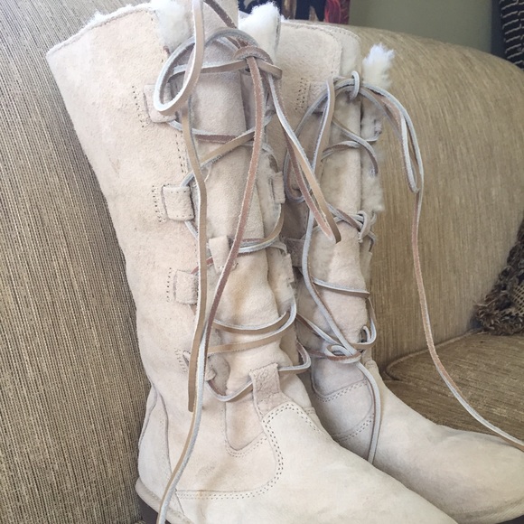 UGG boots - Picture 2 of 3