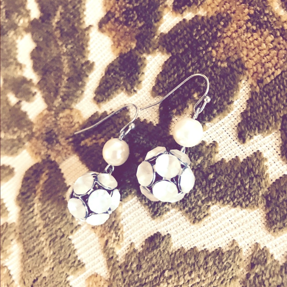 Clouded rhinestone pearl earrings