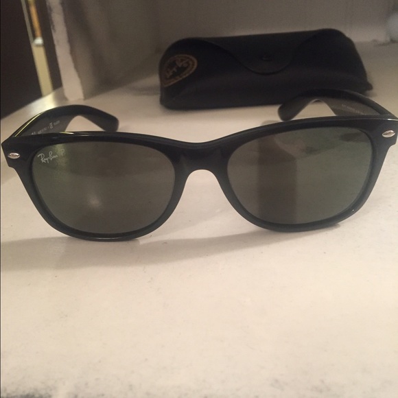Ray-Ban Polarized Wayfarer Sunglasses main image 4