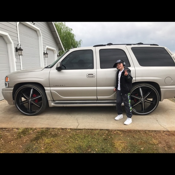 Meet your Posher, Alyssa - Picture 3 of 3