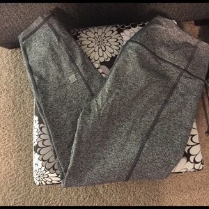 VSX Grey capri leggings