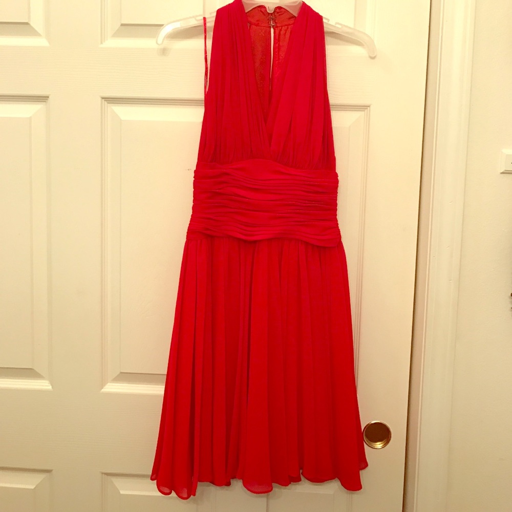 Think Marylin in red!