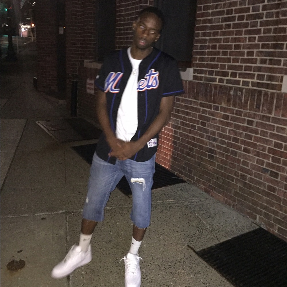 Meet your Posher, Dontay