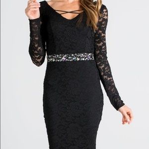 Lace bodycon dress
