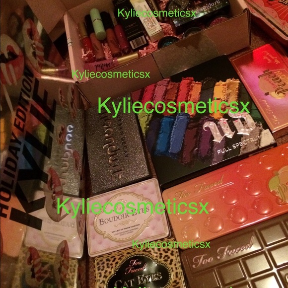 ❤️Makeup Mystery Box❤️Cosmetics & Skincare❤️listed & unlisted - Picture 6 of 7