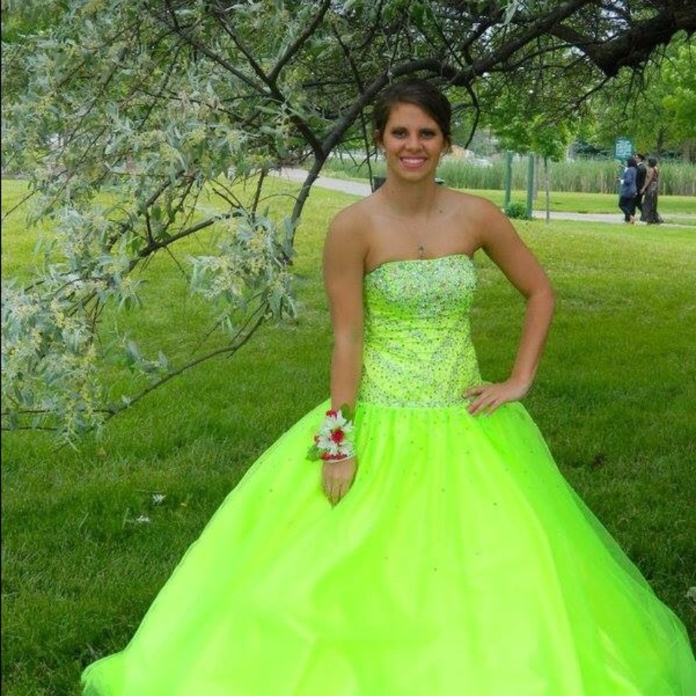 Meet your Posher, Haleigh