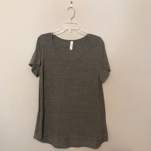 Lularoe Classis Tee