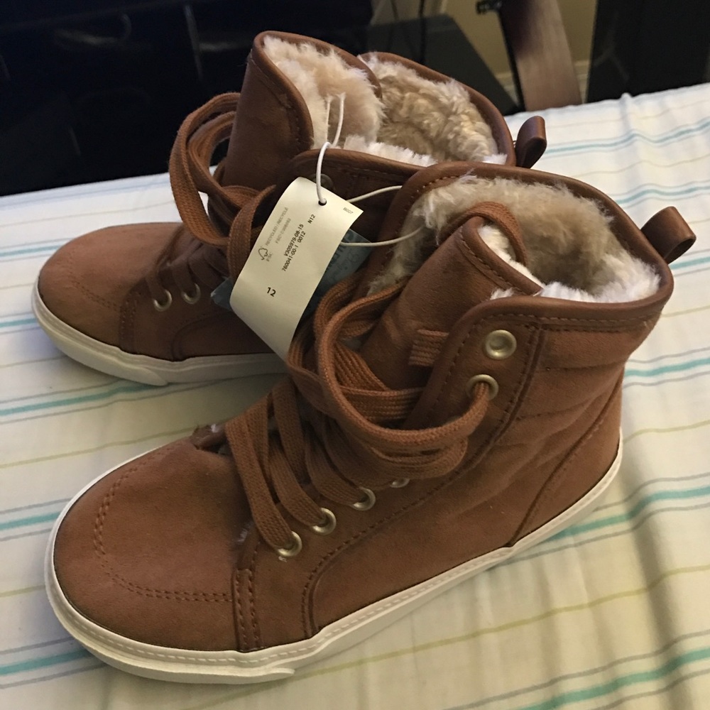 BRAND NEW Sueded faux fur high tops!! Size 12🔥😍