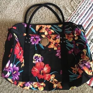 ROXY FLORAL DUFFLE BAG