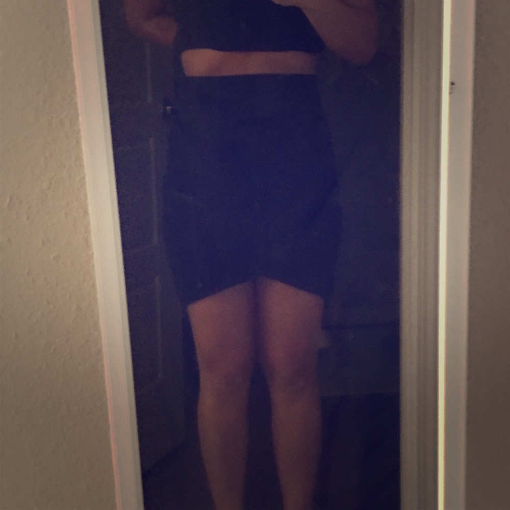 Express size 2 black pencil skirt