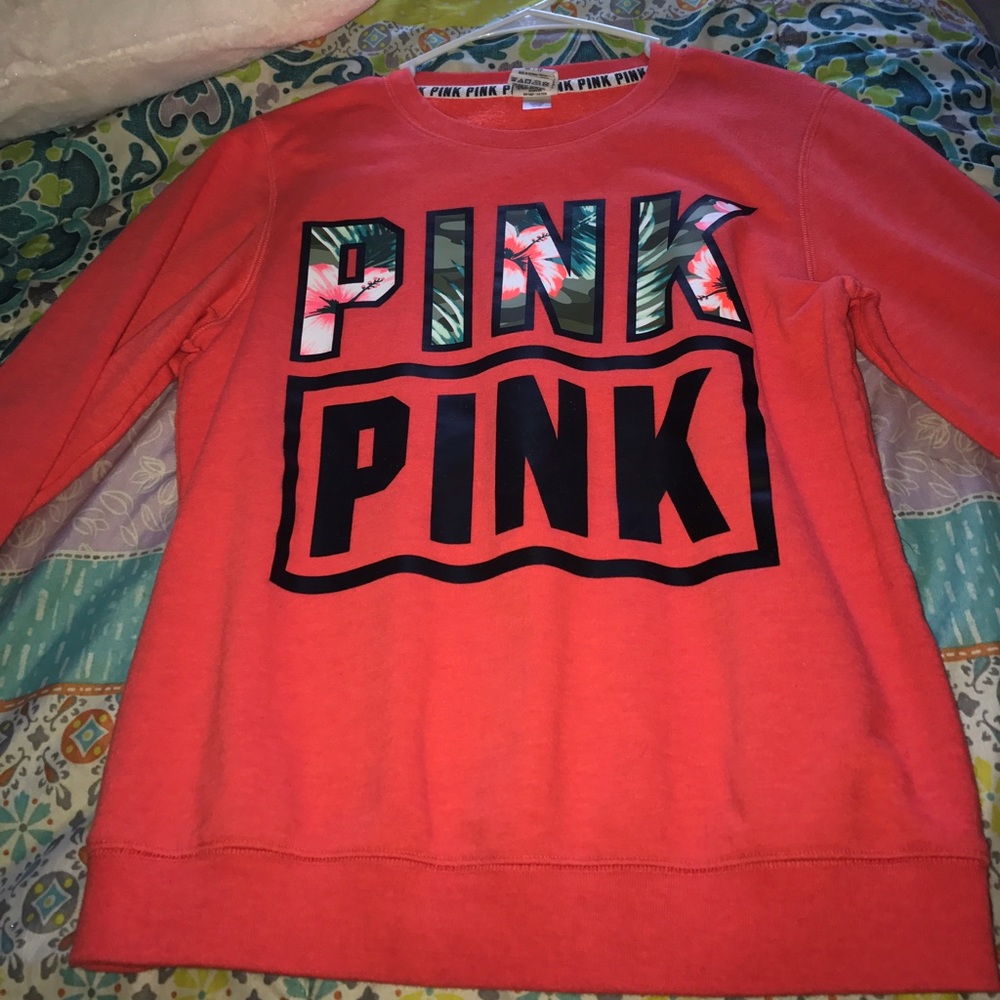 Never worn pink sweatshirt!!