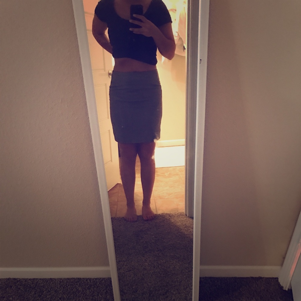 H&M size 2 gray pencil skirt