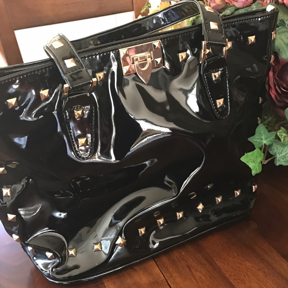 Patent leather bag