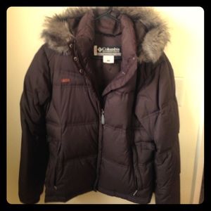 Columbia down w/fur hood