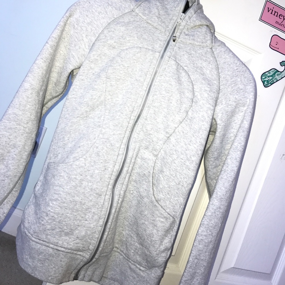 Lululemon sweatshirt