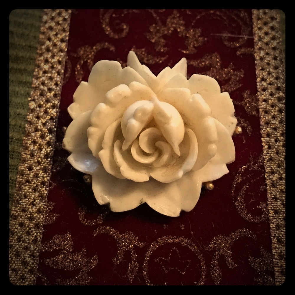 Floral Brooch / Pendant
