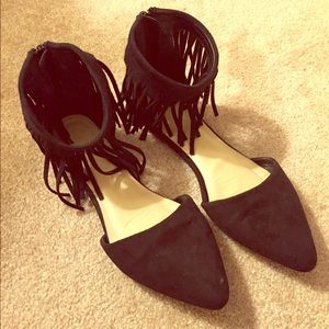 Fringed black flat shoes!