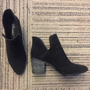 EZRA BLACK SUEDE ANKLE BOOTIES