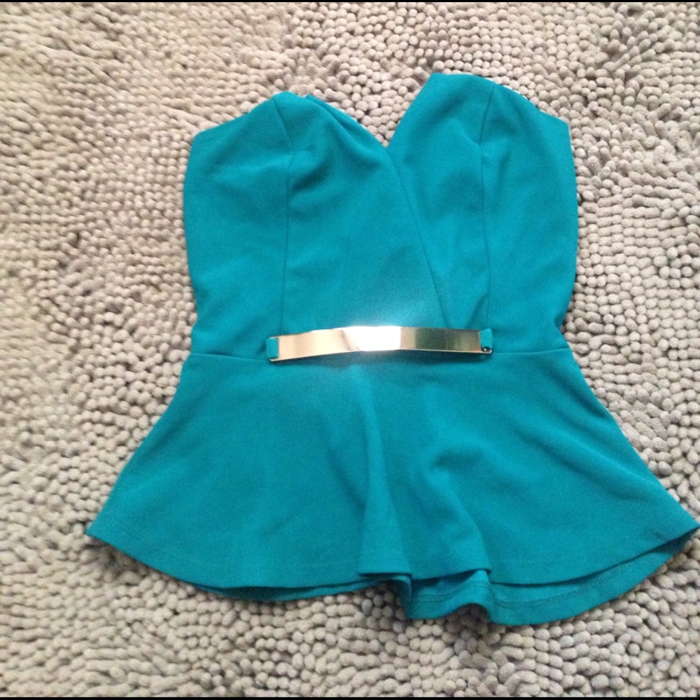 Strapless top with gold belt